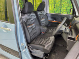 運転席シート廻りは使用感も少なく、良好な状態となっています。丁寧に使われていたことがよくわかりますね。
