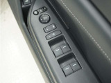 ◆パワーウィンドウスイッチ◆運転席から全席の窓の開閉操作を行うことが出来いつでも換気ができます!