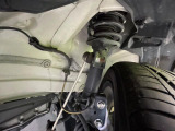 お車を安心してお乗りいただく為には、足回りの定期点検が欠かせません。サービスサポート(有償保証)では無料点検もご提供しており、安心のカーライフをお過ごしいただけるサポート体制が整っています。