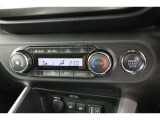 ☆オートエアコンです♪一度お好みの温度に設定すれば、車内の温度を検知し風量や温度を自動で調整してくれる優れもの!暑い&hellip;寒い&hellip;と何度もスイッチ操作をする必要はありませんね♪