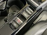 パーキングブレーキはスマートな電子制御式と合わせて渋滞時等にブレーキペダルから足を離しても停車状態を保持してくれるオートブレーキホールド機能で運転が楽になります。スタートはアクセルペダルを踏むだけ