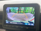 【バックカメラ】駐車時に後方がリアルタイム映像で確認できます。大型商業施設や立体駐車場での駐車時や、夜間のバック時に大活躍!運転スキルに関わらず、今や必須となった装備のひとつです!