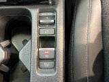 電子制御パーキングブレーキは信号待ちでも便利。いつもより運転がラクになるはずです。