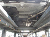 車体の下回りです