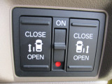 パワースライドドアは運転席からもワンタッチ操作が可能です♪
