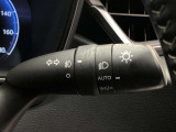 ライトスイッチです。「AUTO」にすると外の明るさに応じてスモールライト・ヘッドライトが自動でON・OFFします。夕暮れ時や屋内駐車場、トンネルなどに便利です。フォグランプもON・OFFできます。
