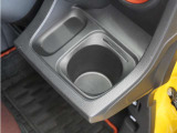 ◆ドリンクホルダー◆手の届きやすい場所にドリンクホルダーがあり、とても便利です。
