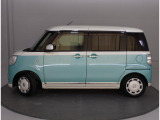 後席両側電動スライドドア☆ 小さなお子様の乗り降りも気楽に行えます。荷物で手一杯の際も、アクションスイッチでドアの開閉ができる上、開口部も広いため大きな物でも一人で積込みが行いやすいです!