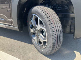 純正ホイールを装着しております。車両に関してのご質問は、スタッフまでお気軽にお問合せ下さい!TEL:0439-88-6662