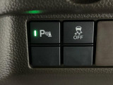 【安全装備】リアパーキングセンサーが付いておりますので後退時などに車両に障害物が接近するとお知らせしてくれます。便利な機能です