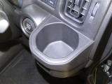 運転席にカップホルダーを装備しております。
