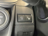 アドバンストパーク(駐車支援システム)メインスイッチ・カメラスイッチが付いています。