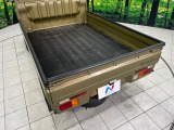 積み下ろしのしやすいデッキにはたっぷりと荷物を積み込んでいただけます。遊びから仕事まで、様々なシーンで頼れます♪