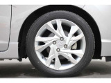 純正のアルミホイールが足元を飾ります!サイズは185/55R16になります!