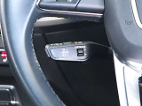 ●アダプティブクルーズコントロールはミリ波レーダーを使用して前車との車間距離を最適に保ちます。また、万が一の時は緊急停止ブレーキ機能も備えておりますので、どなたでも安心してドライブを楽しめます。
