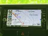 現在地周辺の道路や地名を画面上で確認でき、目的地までの道順を把握する際に役立ちます。縮尺表示もあり、見慣れない場所へのお出かけや日々の移動をサポートしてくれる便利なナビ画面です。
