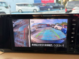 ナビのOPTボタンを二回押すことで運転席からの死角もカバーできます