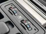 【前席シートヒーター&ベンチレーション】夏場は涼しい風でお尻や背中の熱やムレを防ぎ、冬はエアコンよりも早く温まってポカポカに!季節を問わず快適に過ごせます。