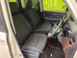 運転席シート廻りは使用感も少なく、良好な状態となっています。丁寧に使われていたことがよくわかりますね。