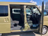 中古車を買うことの 「不安」や「心配」 も一緒に解決させて下さい♪ ディーラーなではの 「安心」と「ご満足」 をご提供いたします。