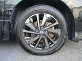 おしゃれは足元から。日産純正のアルミホイールで足元すっきり。タイヤサイズは195/60R16になります