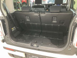 日常の使用に十分な広さの荷室です♪簡単な操作でシートアレンジもできます♪