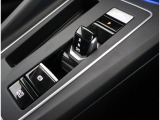 電動パーキングブレーキとオートホールド機能を搭載しております。