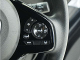 ◆アダプティブクルーズコントロール◆予め設定した車速内でクルマが自動的に加減速。前走車との適切な車間距離を維持しながら追従走行します。【LKAS】車線維持支援システムでステアリング操作を支援。