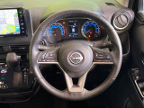 【純正革巻きステアリング】上質な革を使用することで、手にしっかり馴染みとても運転しやすいハンドルです♪