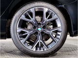 【BMWアロイホイル】軽量かつ強度に拘ったアロイホイル。走行性能ポテンシャルを引き出す設計。車の足元を引き締めてくれる大きなポイントはアロイホイルです。