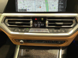 安心のBMW認定中古車は100項目の箇所を徹底的にチェック致します。機械的な箇所や電気系、コンピューターなどをご納車前に点検し、交換基準に達した部品は全て新品に修理返品した後にご納車致します。