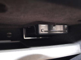 メルセデス専用車載器で純正ナビゲーション連動しております。