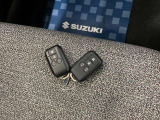 【スマートキー】キーをポケットやカバンに入れたままでもドアの施錠・開錠ができ、雨の日や荷物の多い日に大活躍!