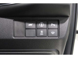 ホンダセンシング搭載!誤発進抑制機能・路外逸脱抑制機能・歩行者事故低減ステアリング・車線維持支援システム・先進車発進お知らせ機能など多彩な先進安全機能でより安全で快適なドライブを支援します。