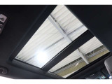 【サンルーフ】☆☆車内が明るくなり、開放的な雰囲気でドライブが楽しめます☆☆