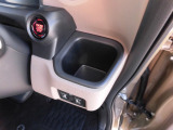 運転席用のカップホルダーです。