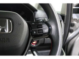 Hondaセンシングの機能のひとつ、アダプティブクルーズコントロール付!アクセルから足を離しても設定したスピードと前車との車間を保ち走行してくれます!車線維持もアシスト☆高速道路で疲労軽減ですね☆