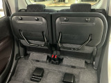 リアシート座面を持ち上げると、背の高い荷物を積むのに便利なトールモードに変身します!多彩なシートアレンジで使い勝手良好!
