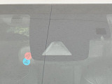 【トヨタセーフティセンス】走行中に前方の車両等を認識し、衝突しそうな時は警報とブレーキで衝突回避と被害軽減をアシスト。より安全にドライブをお楽しみいただけます。