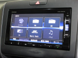 ナビゲーションは純正メモリーナビ(VXM-185VFi)を装着しております。AM、FM、CD、DVD再生、Bluetooth、音楽録音再生、フルセグTVがご使用いただけます。