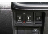 ◆◆両側電動スライドドア!!荷物で手が塞がる時など簡単にドアの開閉が出来ます!何より力いらずで開閉OK!女性やお年寄りにも優しい♪電動機能はOFFにもできますから元気なお子様の駆け出しも安心!