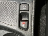 電動パーキングブレーキ&ブレーキホールド☆HOLDスイッチを押しシステムONの状態にしておくことで渋滞や信号待ちなどでブレーキを踏んで停止した時保持してくれる。