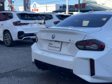 ご納車前には、BMWを熟知したメカニックによる100項目の点検・整備を行います。不具合箇所、交換時期に達している部品に関しましては、全て当社負担で交換してからのご納車となります。