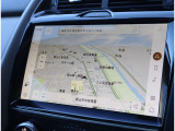 【純正ナビゲーション】 高解像度ディスプレイを採用することにより、詳細な地図情報を表示。とても使いやすいナビゲーションです。