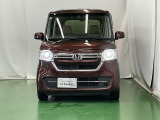 LEDヘッドライトを装備しています。LEDヘッドライトはとても明るく、雨の日や夜間走行も安全・安心です。オートライトコントロール付きで周囲の明るさに応じて自動で点灯・消灯します