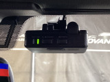 【別途SDカードの購入が必要です。また社外品は保証対象外となります。】運転中の映像・音声などを記録して、交通事故やトラブルが起きた時の正確な状況把握に役立つドライブレコーダーが装着済。
