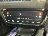 運転席/助手席シートヒーターで寒い日もすぐに温かくなり快適に過ごせます。2段階の温度調整が可能です