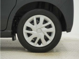 ◆純正ホイール装着車◆シンプルなデザインのホイールキャップ付きです。