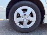 こちらもタイヤとホイールです。ホイールのキズなど、気になる点は実車でお確かめください。