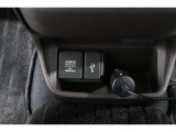 スマートフォンなどの音楽再生が可能なUSB接続ジャック装備車両です♪♪♪